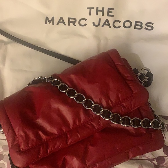 Marc Jacobs Pillow Bag Cranberry - Picture 2 of 8